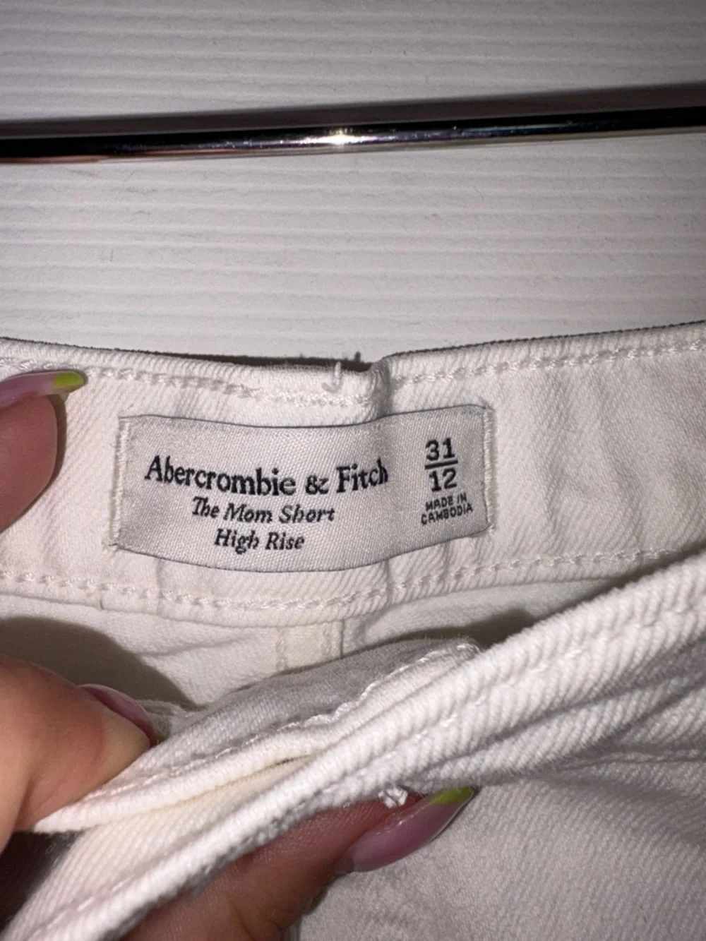 Abercrombie & Fitch The Mom High Rise Shorts White Size 31